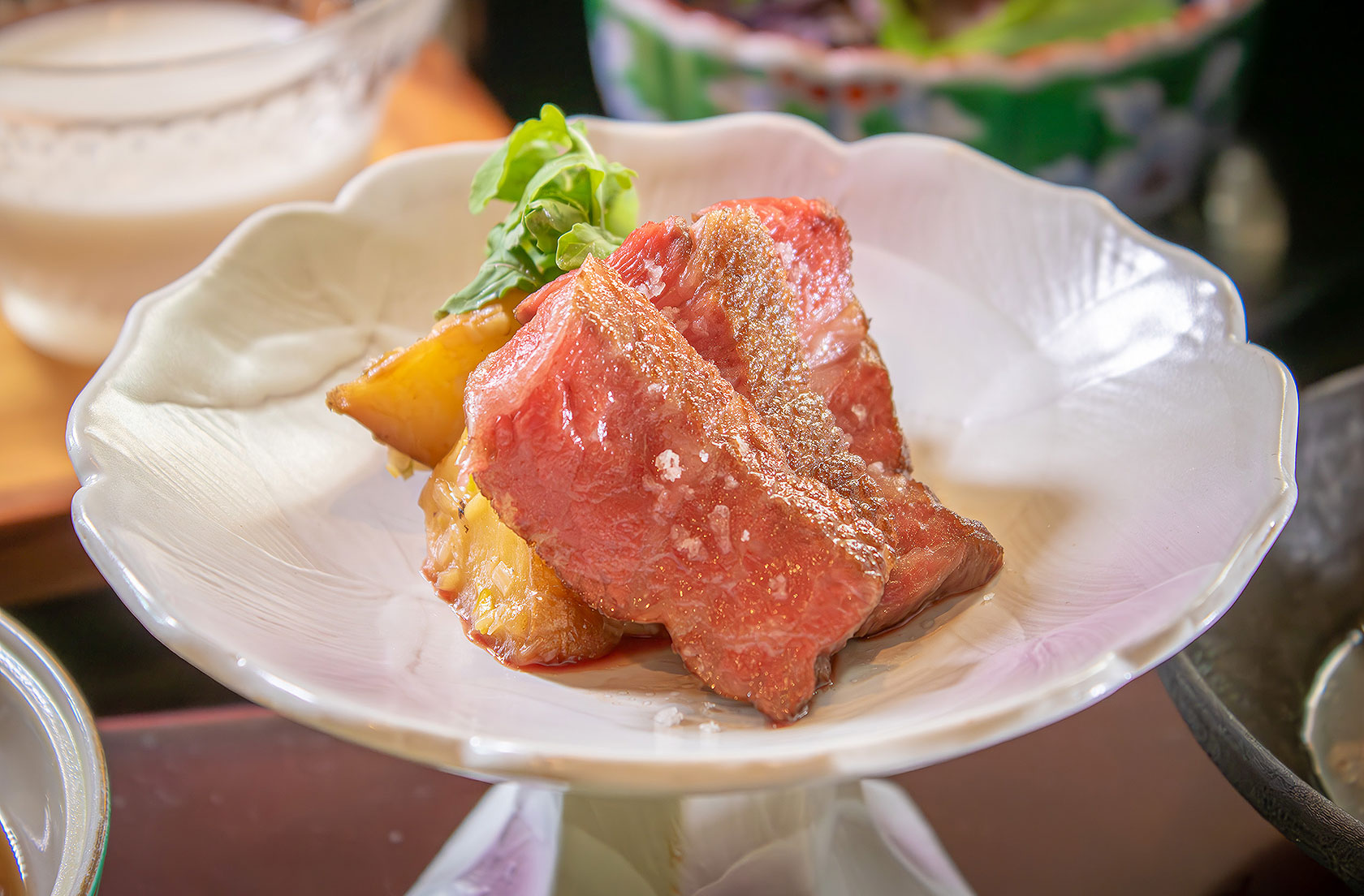 緋桜肉の煎り焼き沖縄県産ジャガイモ添え