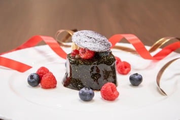 バレンタインデーの季節を彩る特別なスイーツ「ショコラ・フランボ」